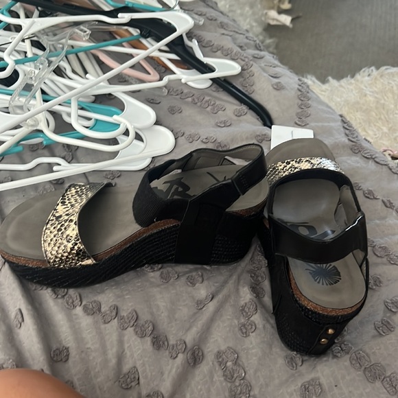 women’s otbt size 9- never worn - Picture 2 of 2